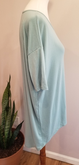 LulaRoe Irma Tunic - Picture 2 of 2